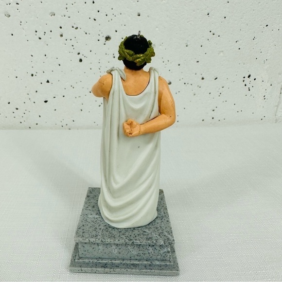 Hallmark Keepsake Animal House 2013 Toga - Picture 4 of 13